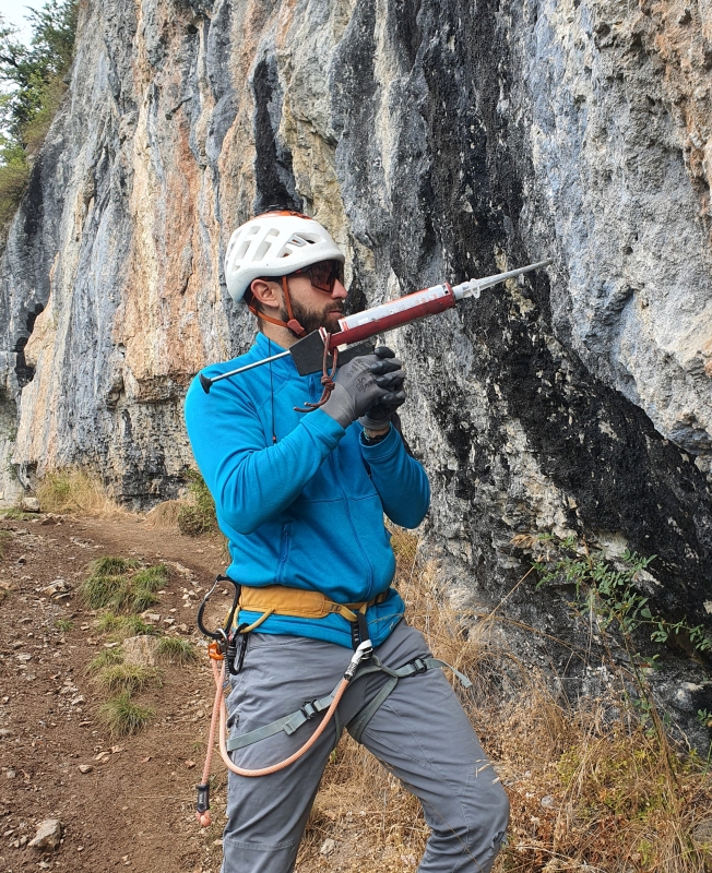 Grimper sur falaise en Haute Savoie, c'est top! Mais qui gère leur entretien?